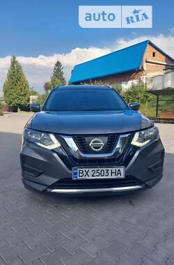 Внедорожник / Кроссовер Nissan Rogue 2017 в Хмельницком