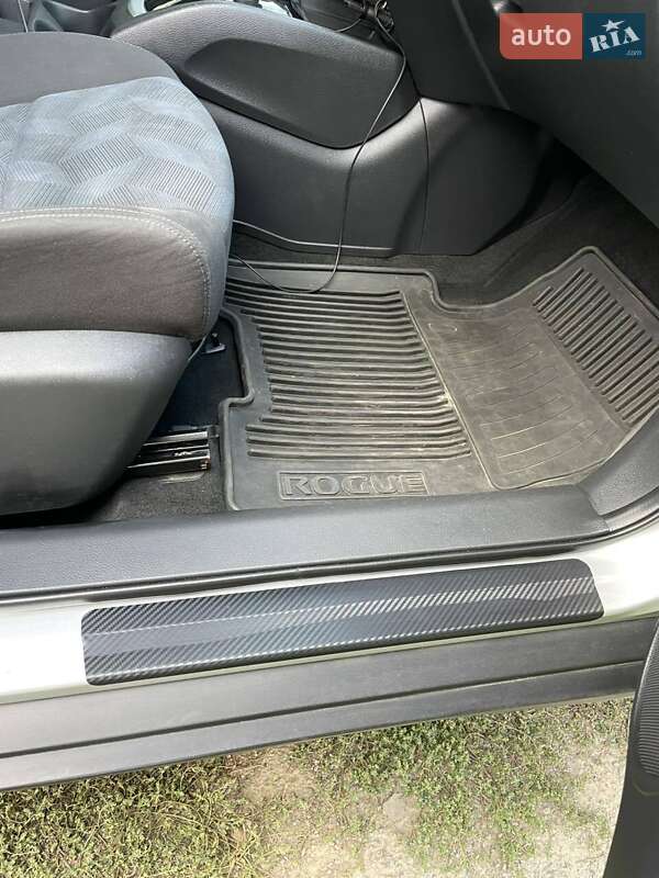 Позашляховик / Кросовер Nissan Rogue 2016 в Оратові