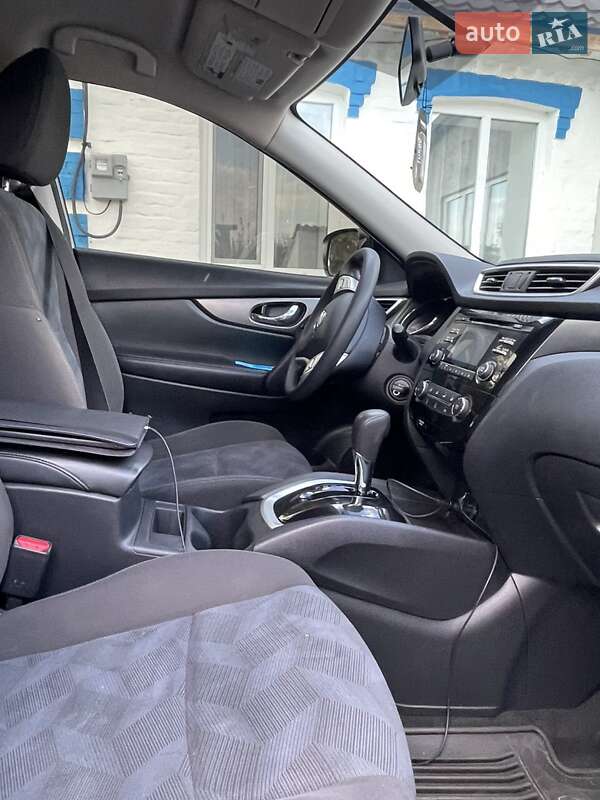 Позашляховик / Кросовер Nissan Rogue 2016 в Оратові