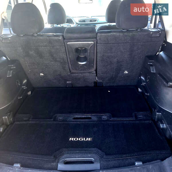 Внедорожник / Кроссовер Nissan Rogue 2016 в Киеве