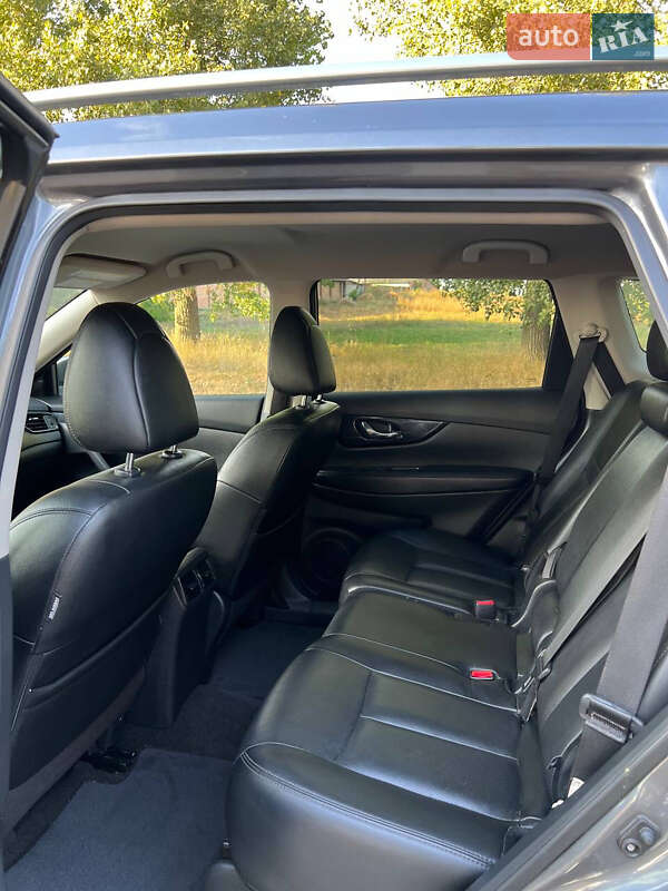 Внедорожник / Кроссовер Nissan Rogue 2019 в Ромнах