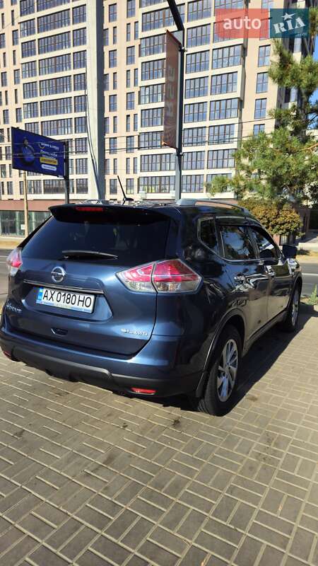 Внедорожник / Кроссовер Nissan Rogue 2015 в Харькове
