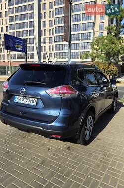 Внедорожник / Кроссовер Nissan Rogue 2015 в 
