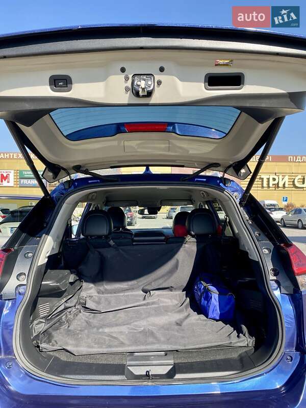 Позашляховик / Кросовер Nissan Rogue 2018 в Львові