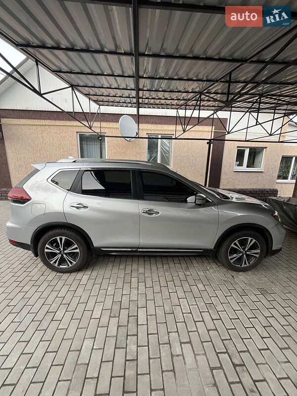 Позашляховик / Кросовер Nissan Rogue 2018 в Охтирці