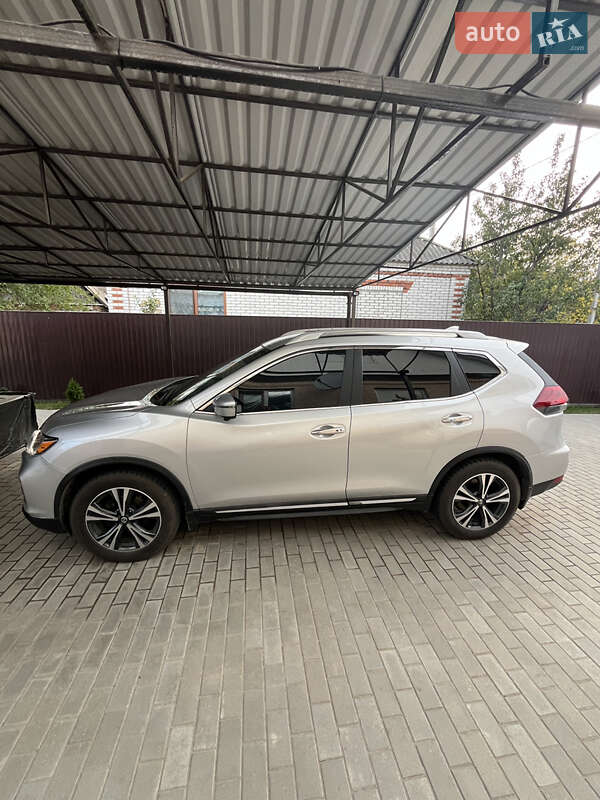 Позашляховик / Кросовер Nissan Rogue 2018 в Охтирці