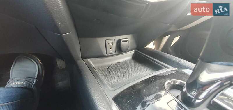 Внедорожник / Кроссовер Nissan Rogue 2015 в Полтаве