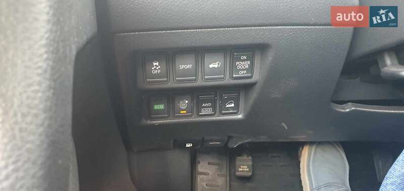 Внедорожник / Кроссовер Nissan Rogue 2015 в Полтаве