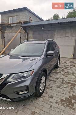 Внедорожник / Кроссовер Nissan Rogue 2018 в 