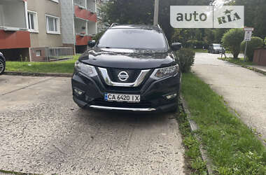 Внедорожник / Кроссовер Nissan Rogue 2018 в Черкассах