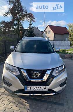 Внедорожник / Кроссовер Nissan Rogue 2017 в Херсоне