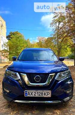 Внедорожник / Кроссовер Nissan Rogue 2017 в Харькове