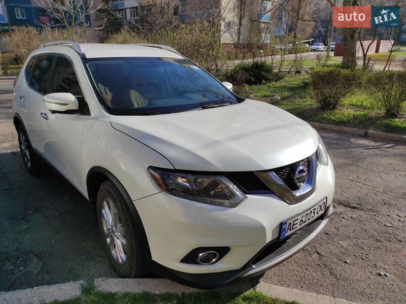 Позашляховик / Кросовер Nissan Rogue 2016 в Кам'янському