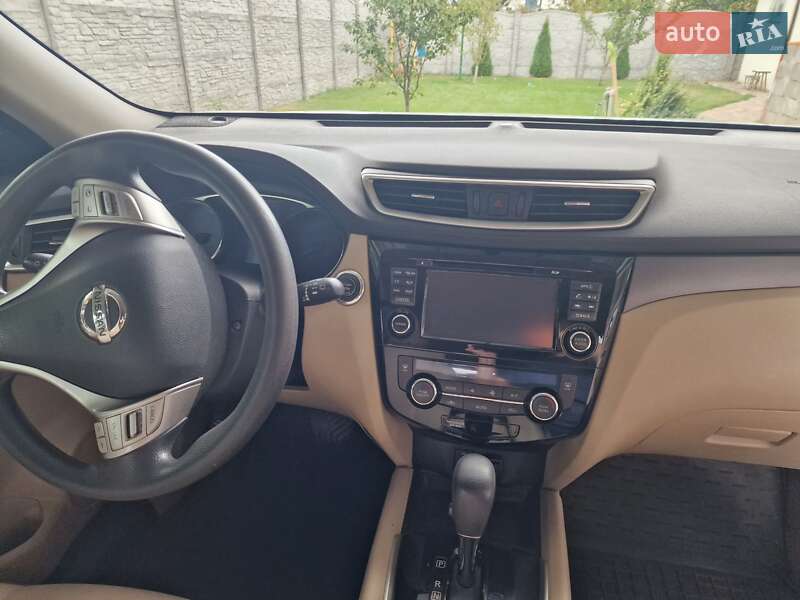 Позашляховик / Кросовер Nissan Rogue 2016 в Кам'янському