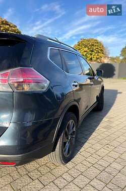Внедорожник / Кроссовер Nissan Rogue 2016 в 