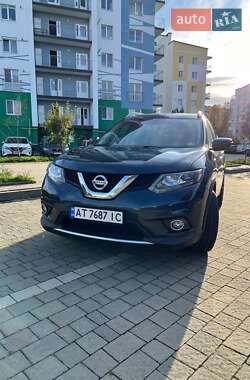 Внедорожник / Кроссовер Nissan Rogue 2016 в 