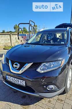 Внедорожник / Кроссовер Nissan Rogue 2016 в Ужгороде