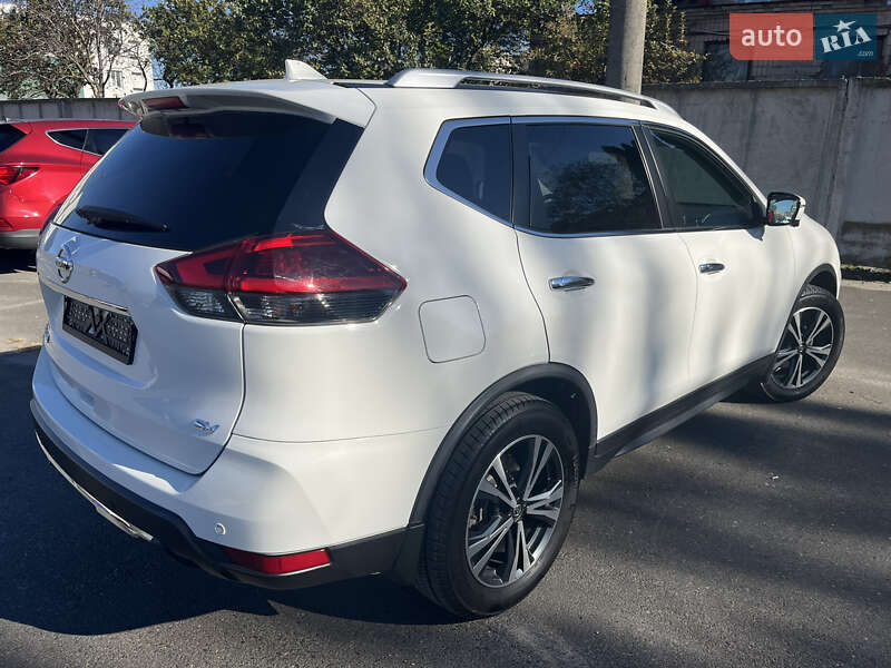 Позашляховик / Кросовер Nissan Rogue 2019 в 
