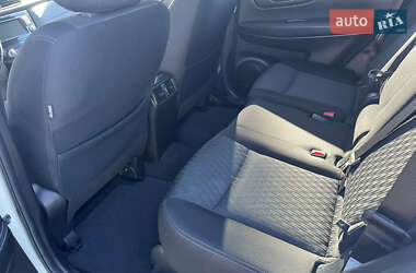 Позашляховик / Кросовер Nissan Rogue 2019 в 