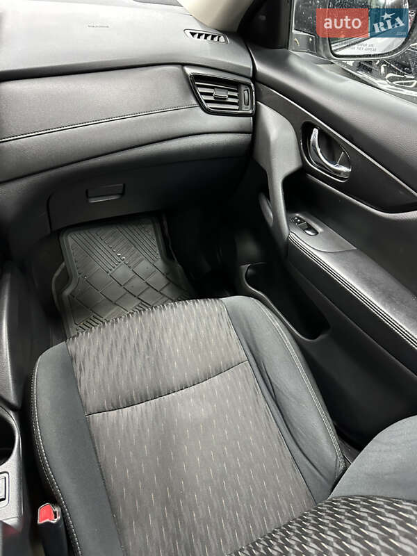 Позашляховик / Кросовер Nissan Rogue 2017 в Одесі