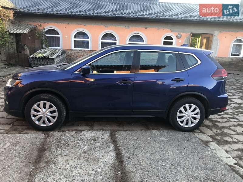 Внедорожник / Кроссовер Nissan Rogue 2017 в Тернополе
