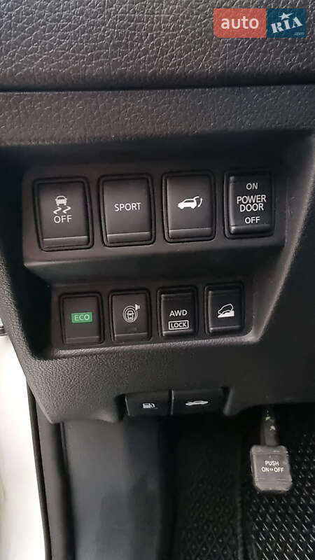 Внедорожник / Кроссовер Nissan Rogue 2016 в Белой Церкви