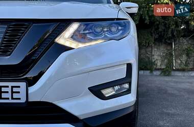 Внедорожник / Кроссовер Nissan Rogue 2017 в Тернополе