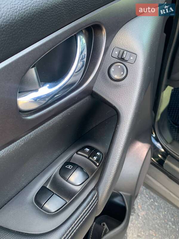 Позашляховик / Кросовер Nissan Rogue 2016 в Кременчуці фото 10 Позашляховик / Кросовер Nissan Rogue 2016 в Кременчуці