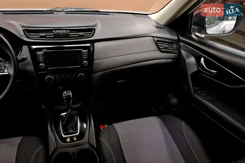 Внедорожник / Кроссовер Nissan Rogue 2017 в Одессе