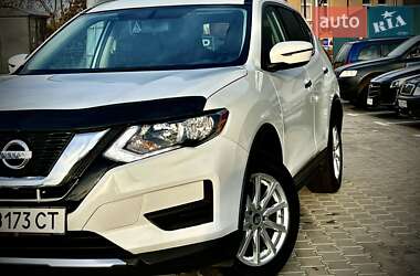 Позашляховик / Кросовер Nissan Rogue 2017 в Києві