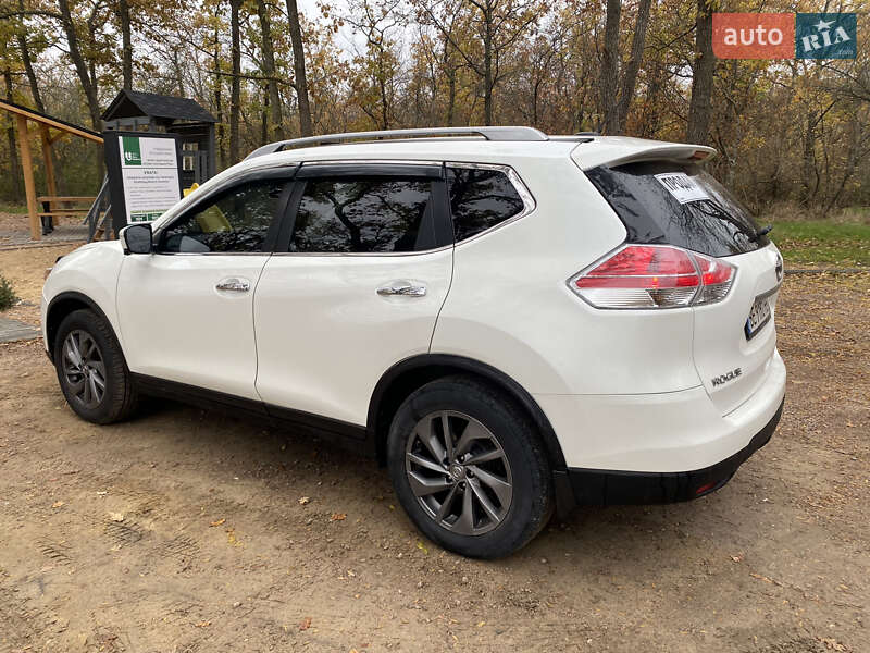 Позашляховик / Кросовер Nissan Rogue 2015 в Миколаєві