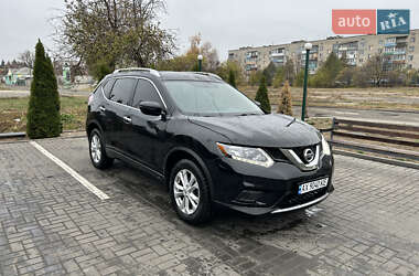 Внедорожник / Кроссовер Nissan Rogue 2015 в Лозовой