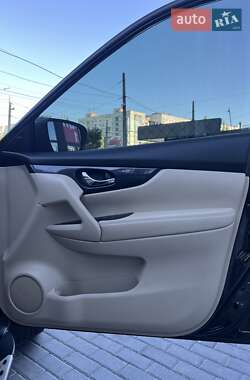 Внедорожник / Кроссовер Nissan Rogue 2016 в 