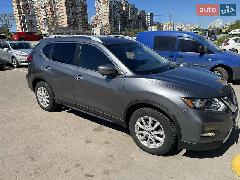 Внедорожник / Кроссовер Nissan Rogue 2018 в Киеве