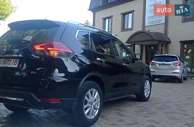 Внедорожник / Кроссовер Nissan Rogue 2017 в 