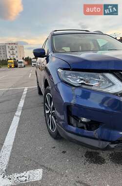 Внедорожник / Кроссовер Nissan Rogue 2017 в Львове