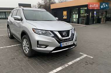 Позашляховик / Кросовер Nissan Rogue 2017 в Кам'янському