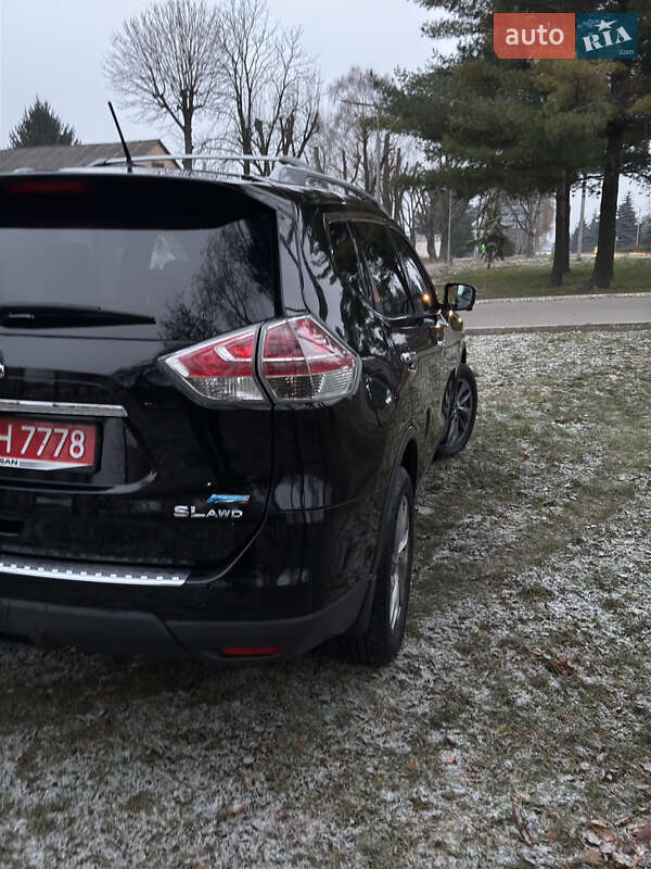 Позашляховик / Кросовер Nissan Rogue 2014 в Лубнах