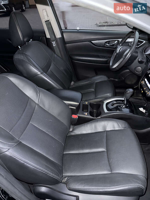 Позашляховик / Кросовер Nissan Rogue 2014 в Лубнах