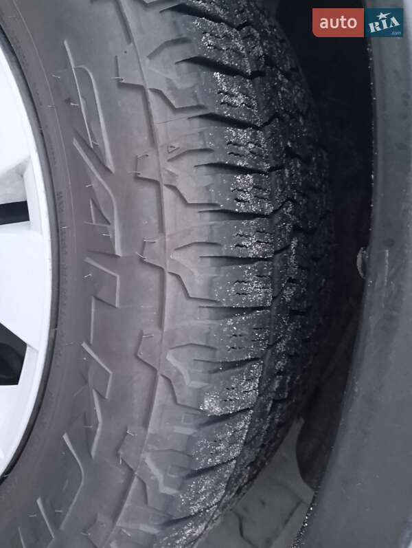 Позашляховик / Кросовер Nissan Rogue 2016 в Ірпені