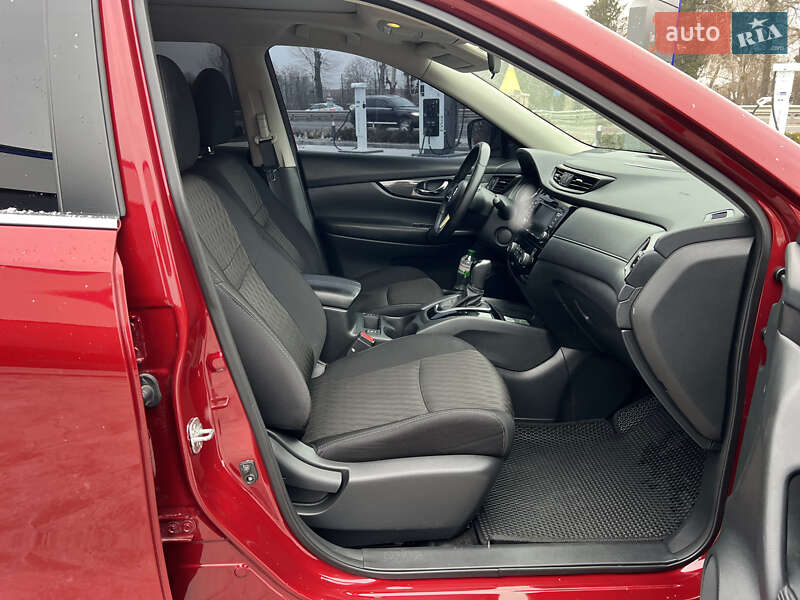 Внедорожник / Кроссовер Nissan Rogue 2018 в Виннице