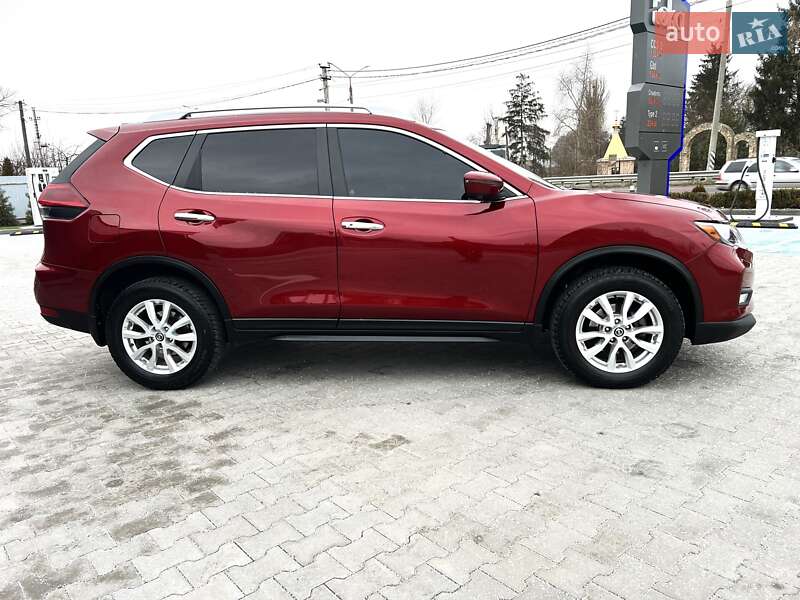 Внедорожник / Кроссовер Nissan Rogue 2018 в Виннице