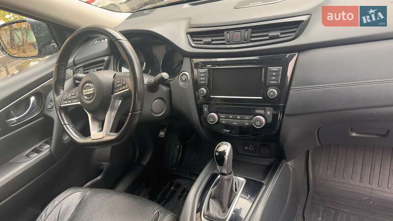 Позашляховик / Кросовер Nissan Rogue 2017 в Харкові