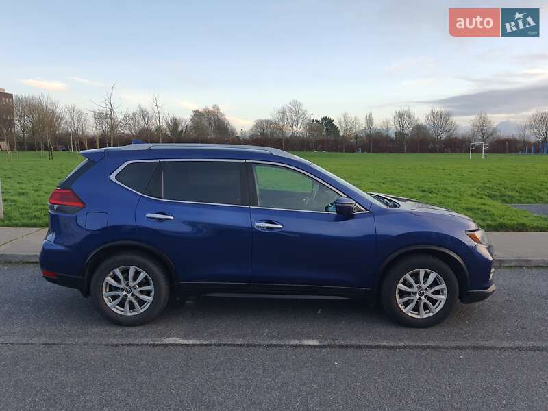 Внедорожник / Кроссовер Nissan Rogue 2017 в Межгорье