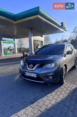 Позашляховик / Кросовер Nissan Rogue 2016 в Івано-Франківську