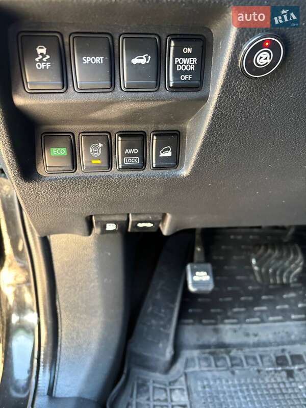 Внедорожник / Кроссовер Nissan Rogue 2016 в Киеве фото 7 Внедорожник / Кроссовер Nissan Rogue 2016 в Киеве