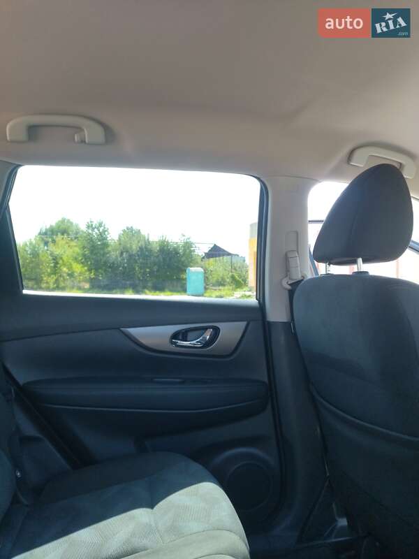 Позашляховик / Кросовер Nissan Rogue 2016 в Львові