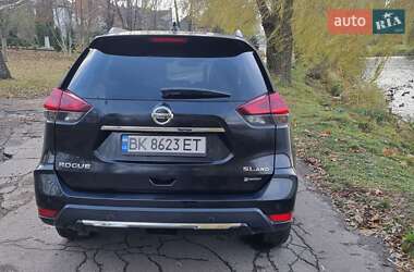 Внедорожник / Кроссовер Nissan Rogue 2019 в Ровно