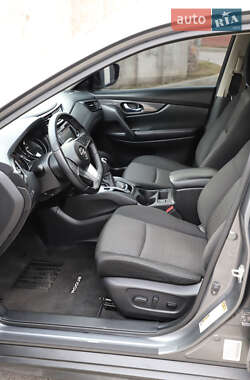 Позашляховик / Кросовер Nissan Rogue 2020 в 