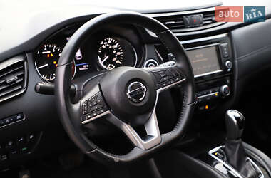 Позашляховик / Кросовер Nissan Rogue 2020 в 